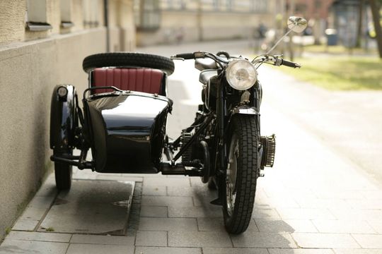 Oldtimer Motorrad mit Beiwagen